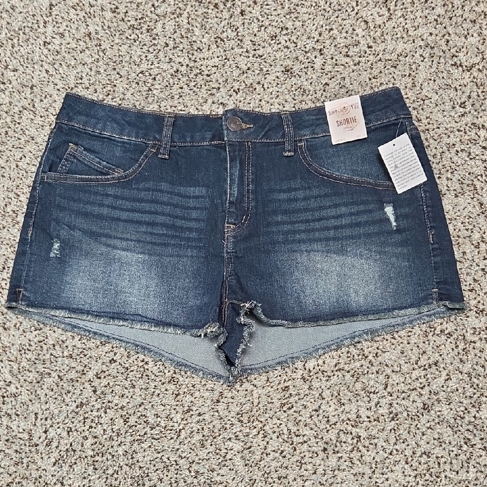 NWT SO Shortie Indigo Jean Shorts Womens Size 17 Distressed Classic Dark Blue